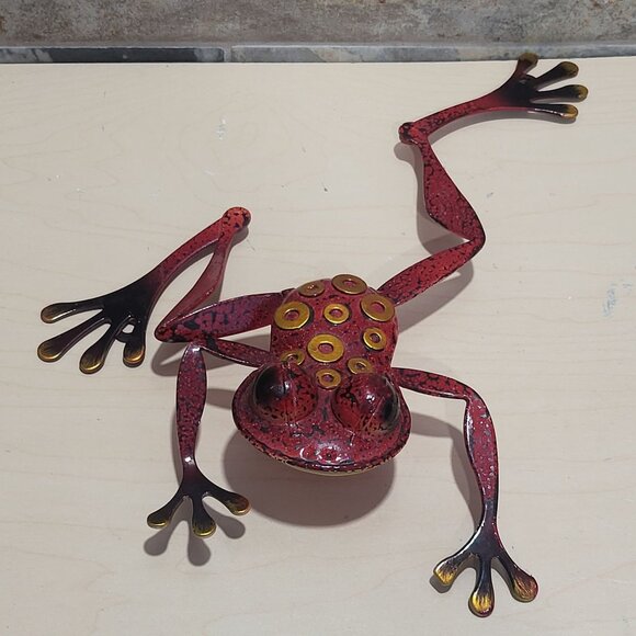 Red Black Metal Frog Sculpture Indoor Outdoor Garden Decor - Picture 1 of 11